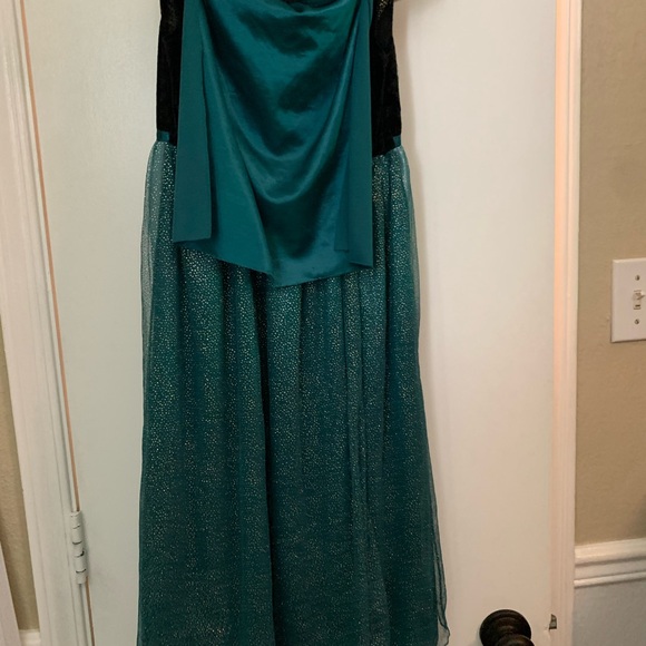 Disney Frozen Kids Anna Nightgown Dress - Black and Teal - Picture 6 of 6